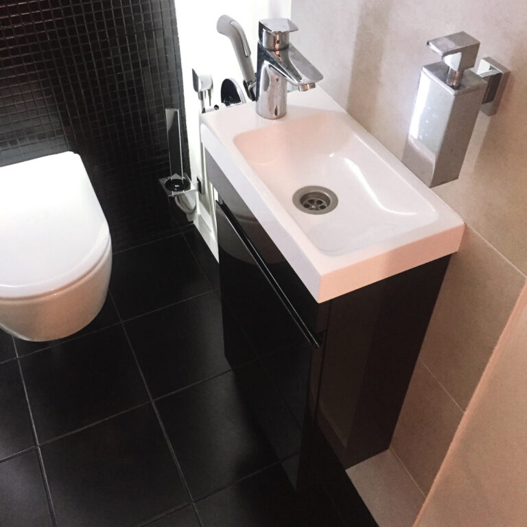 Черная Тумба под умывальник в туалет