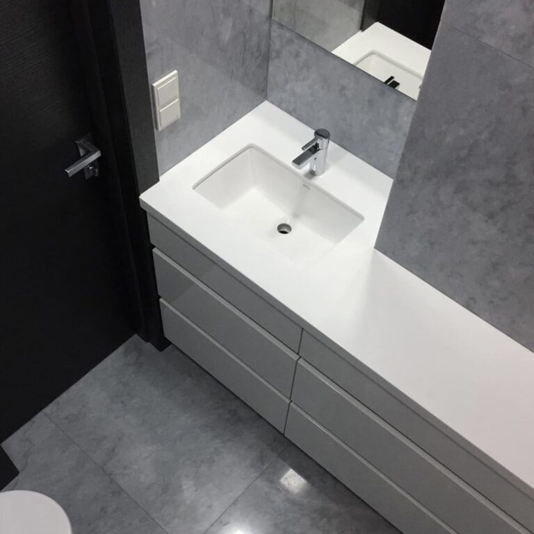 Тумба с выдвижными ящиками