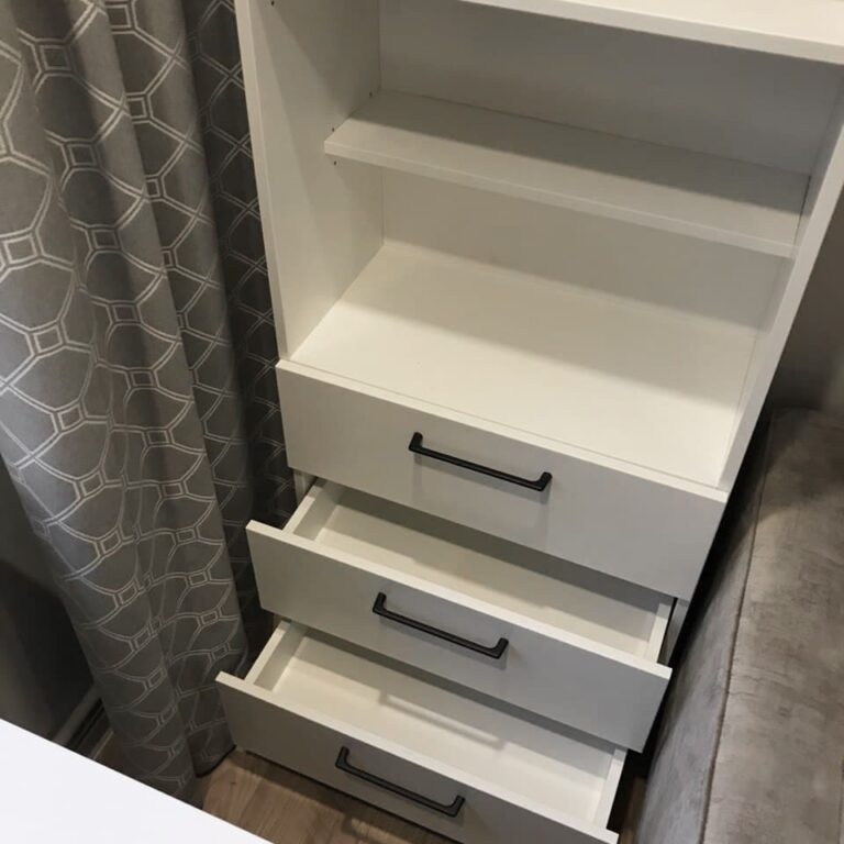 Стеллаж в детскую