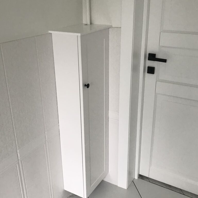 Шкафчик в ванную для труб