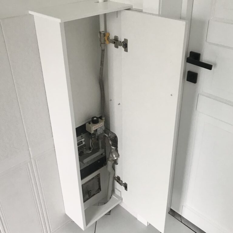 Шкафчик в ванную для труб