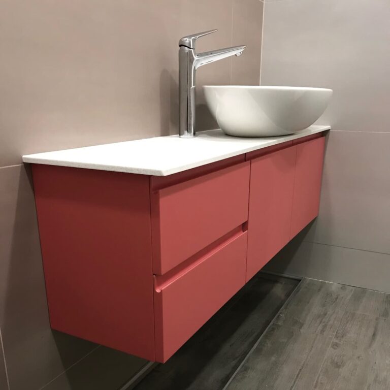 Тумба в детскую ванну в ярком малиновом цвете изготовленная под заказ в Киеве