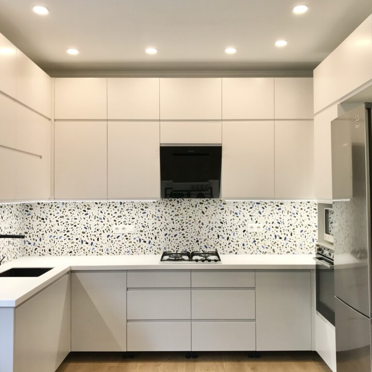 Кухня в современном стиле под заказ в Киеве