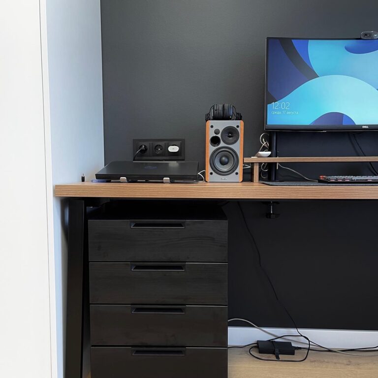 Рабочий стол и тумба на заказ в Киеве