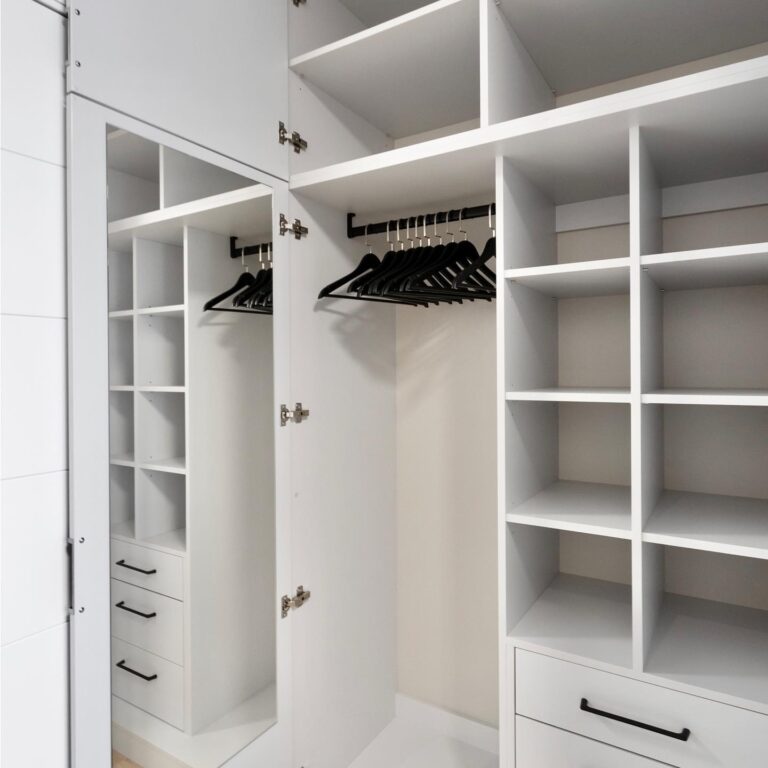 Шкаф в кабинет на заказ в Киеве