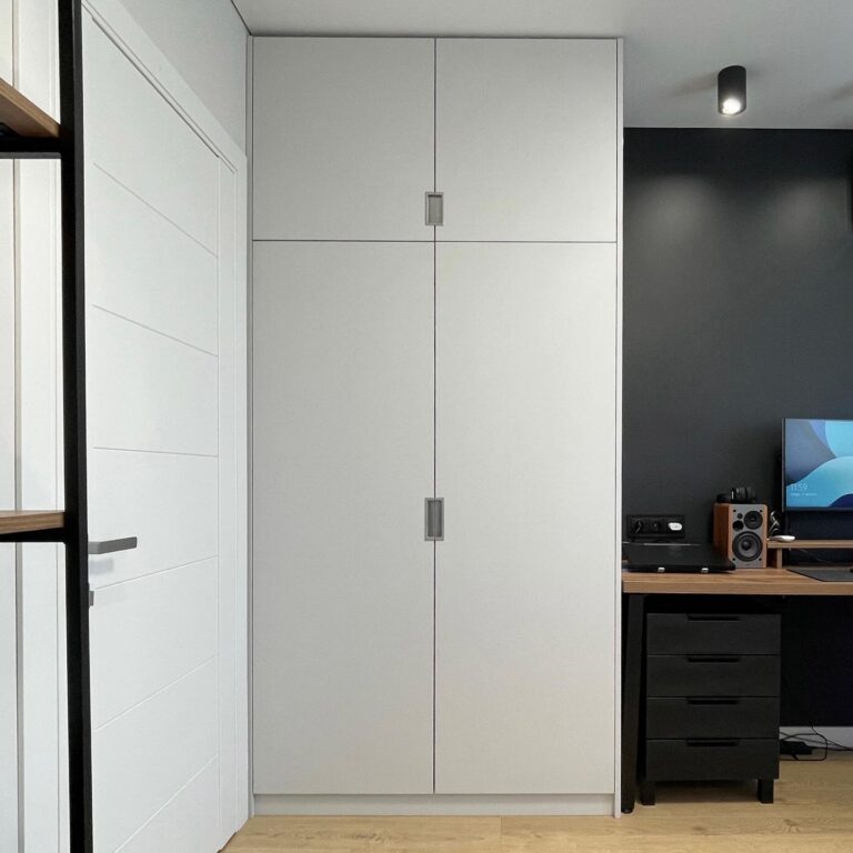 Шкаф в спальню на заказ в Киеве