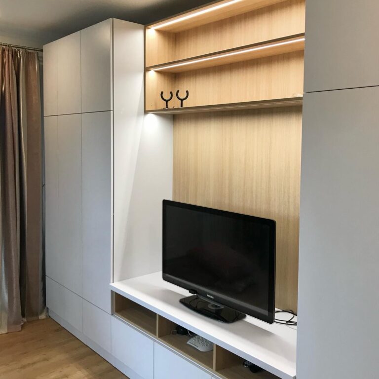 Мебель в спальню под заказ с ТВ зоной