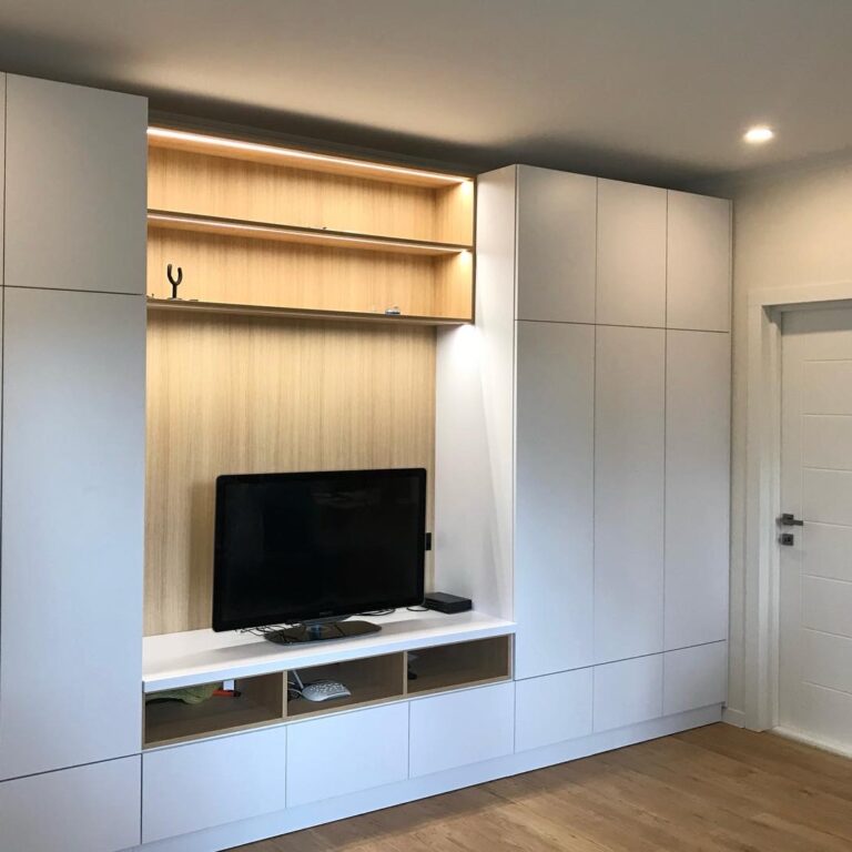 Шкаф и ТВ в спальню на заказ