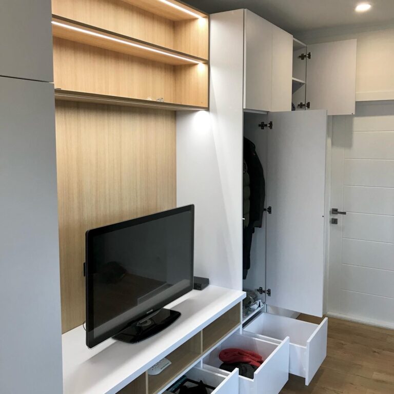 Шкаф в спальню на заказ