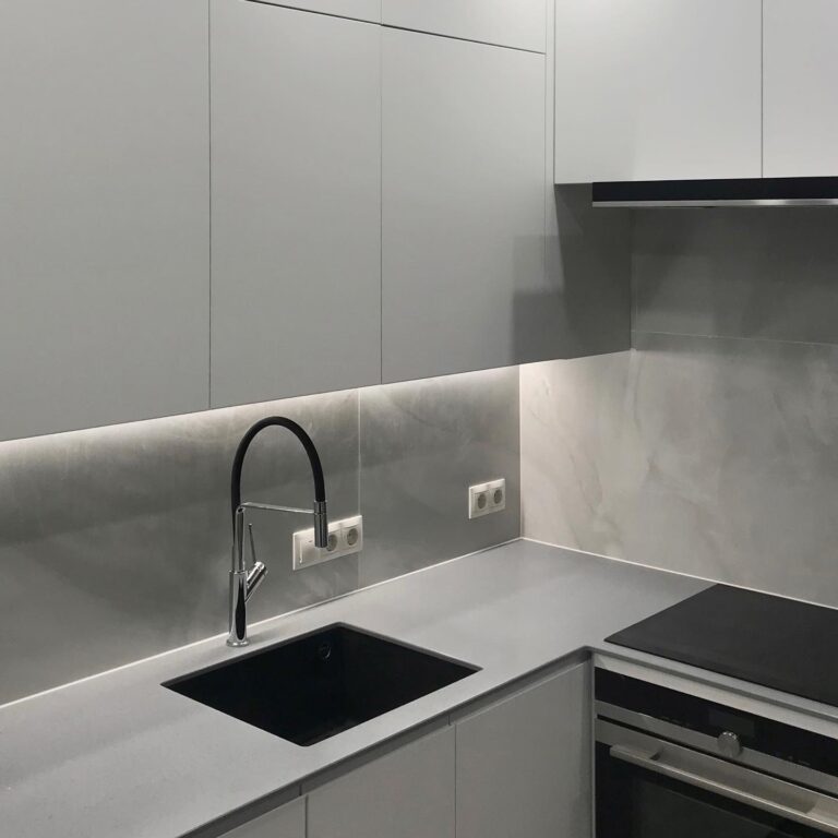 Кухня кутова на замовлення у Києві у сучасному стилі