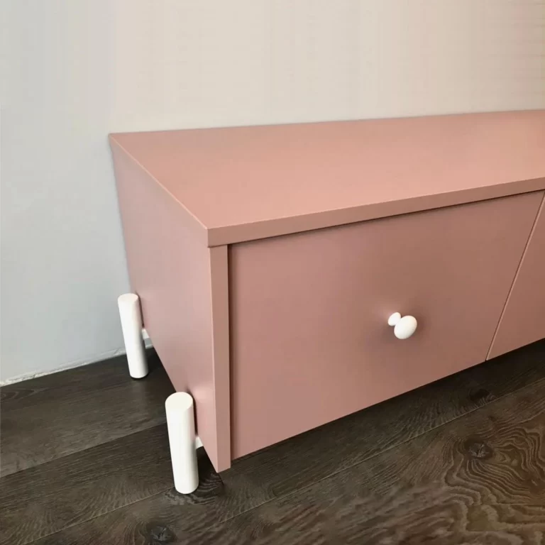 Стильная-тумба-в-детскую