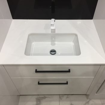 Тумба в ванную под умывальник